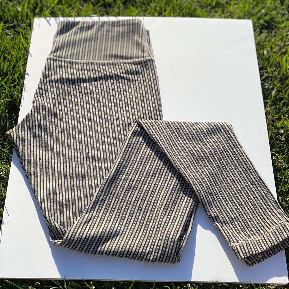 Lululemon Wunder Under *Full-On Luon - Size 6